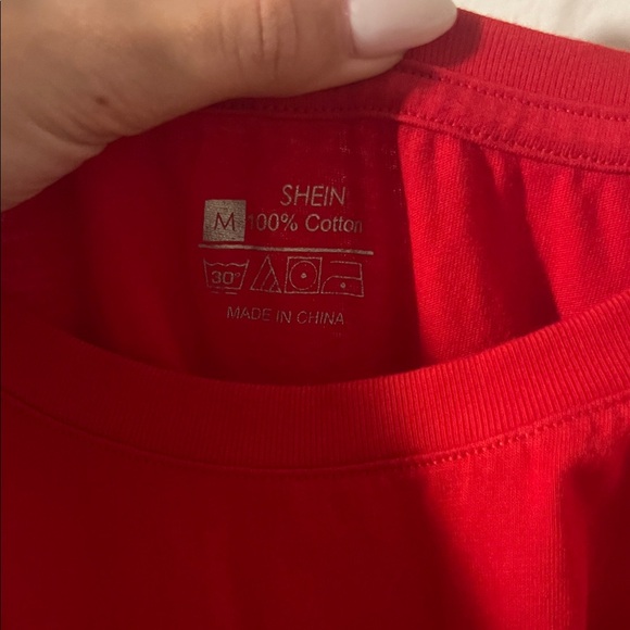 SHEIN Red Short Sleeve Tee with Teddy Patch - Picture 3 of 4
